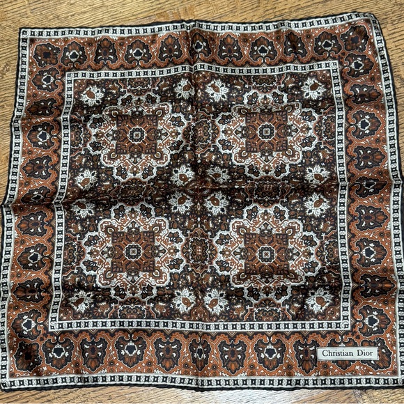 Vintage Christian Dior silk scarf. Gorgeous! - Picture 3 of 3